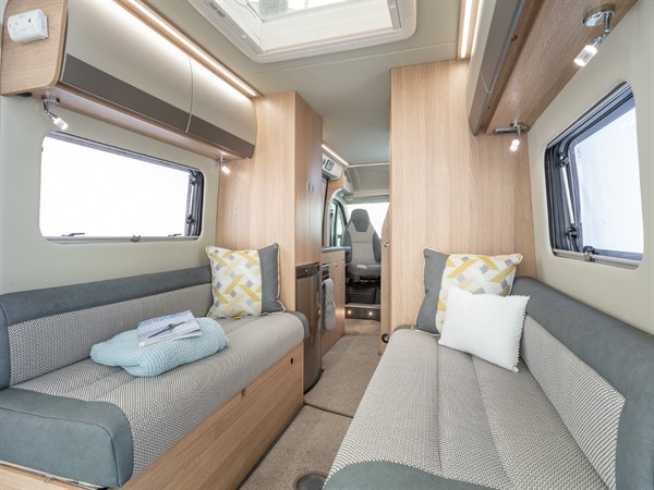 Auto-Trail V-Line 670 S